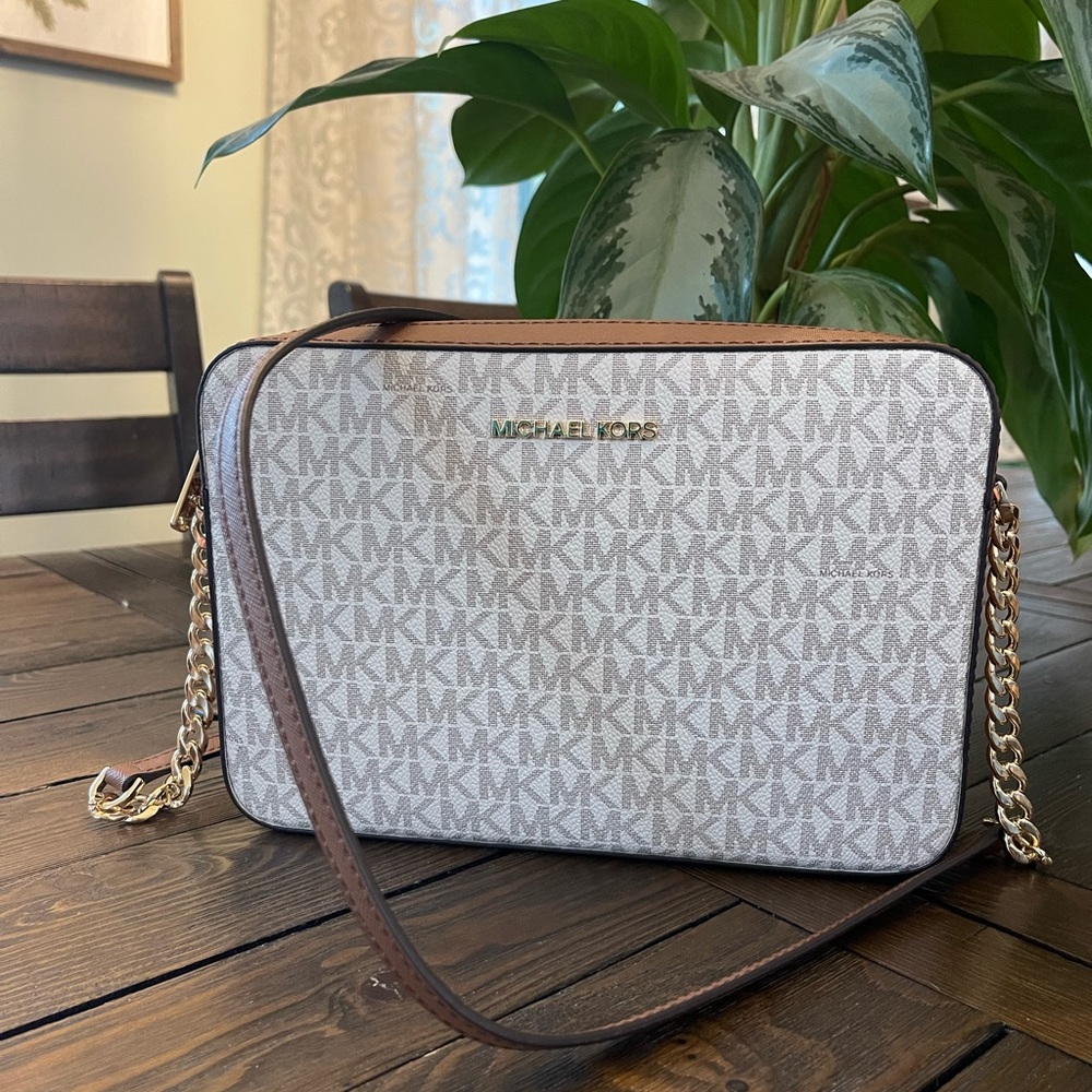 *NEW* Michael Kors Crossbody Purse